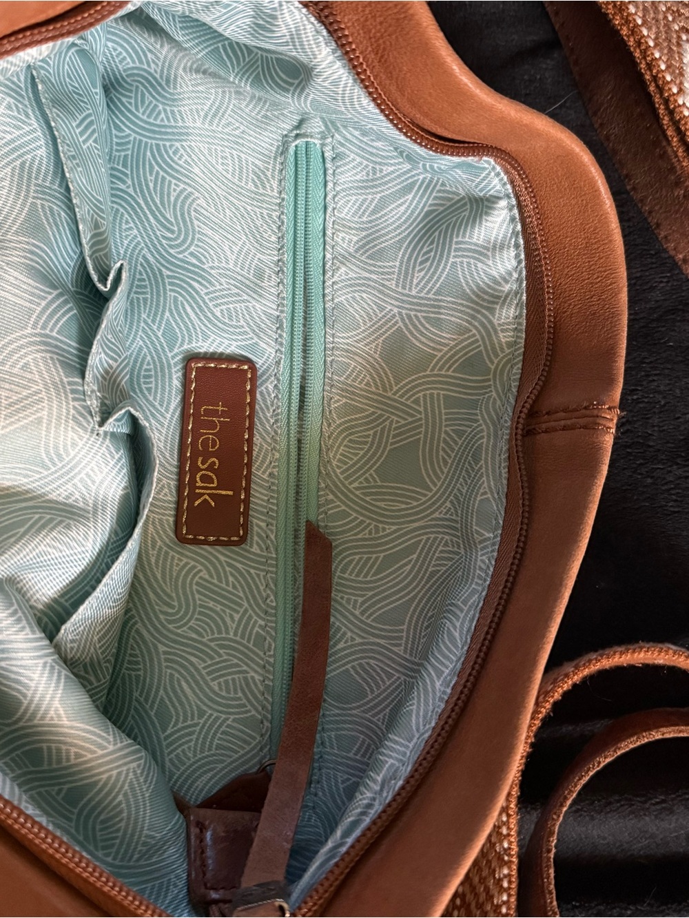 Women's Brown Leather-Style Multi-Pocket Shoulder Bag - Picture 4 of 4